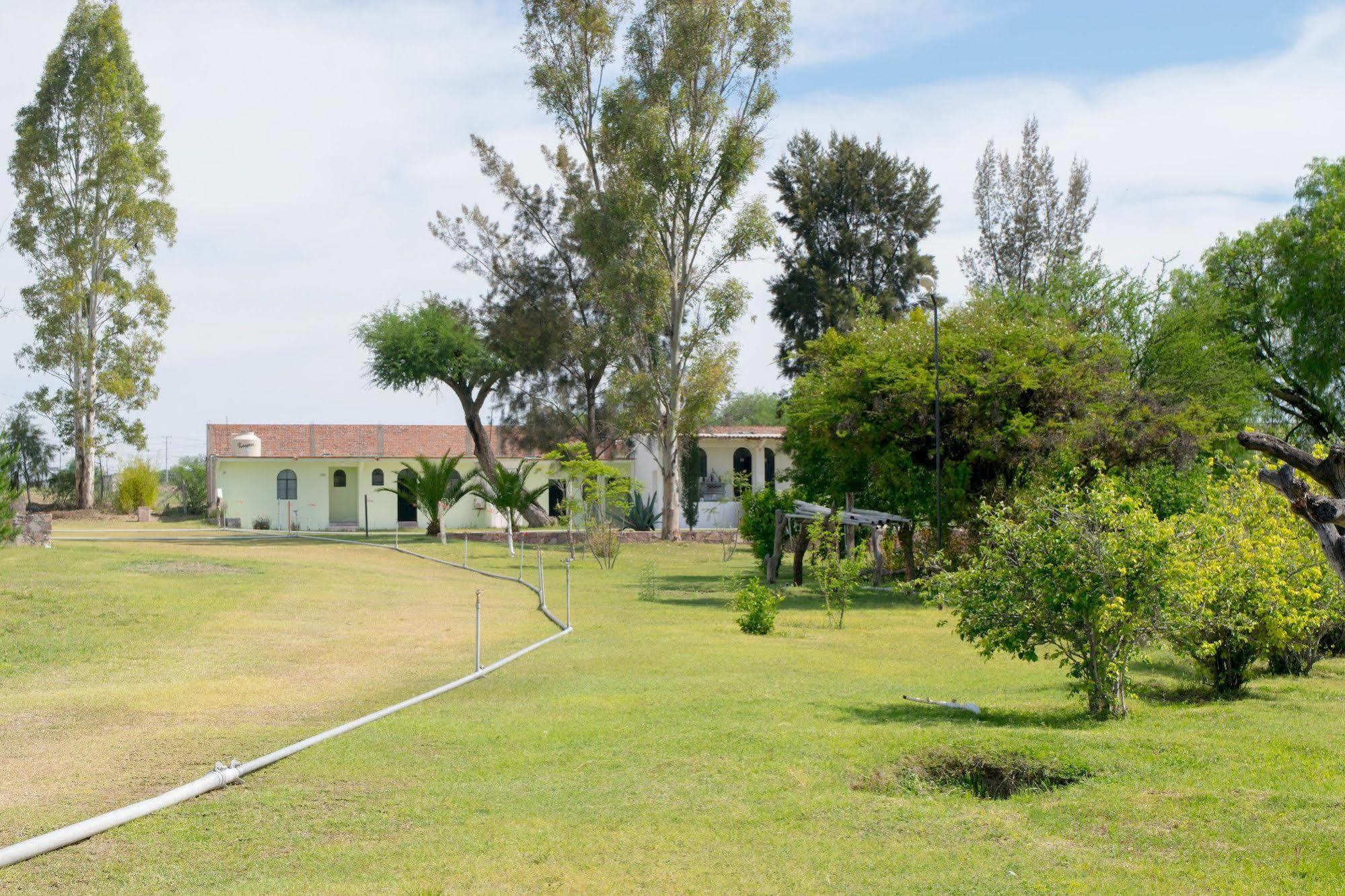 Hotel Rv Park San Ramon サン・ミゲル・デ・アジェンデ エクステリア 写真